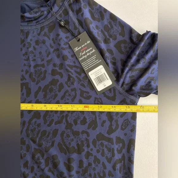 Greyson | NWT Women’s Athletic Leopard Shirt Sleeve Top - Picture 9 of 10